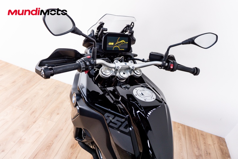 Motorbike image 10
