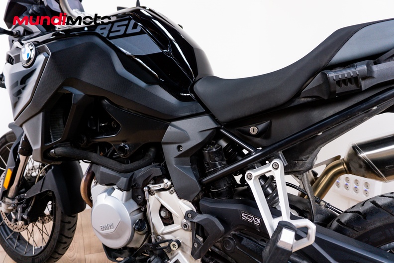 Motorbike image 8