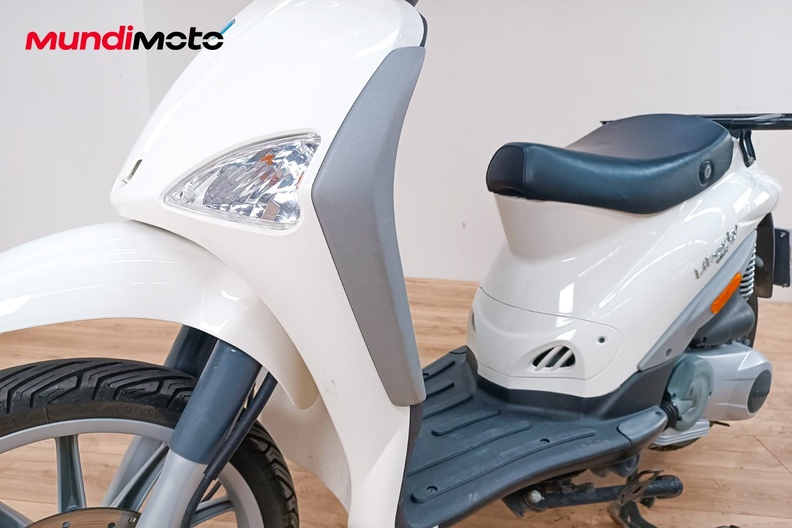 Motorbike image 9