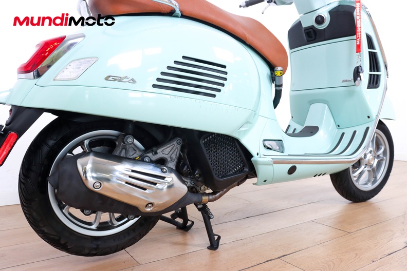 Motorbike image 3