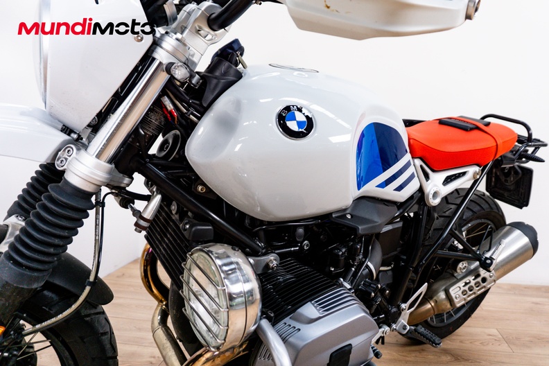 Motorbike image 9