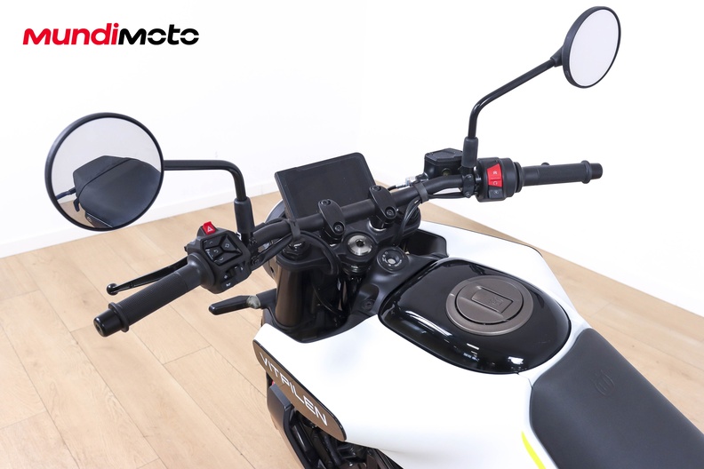 Motorbike image 10