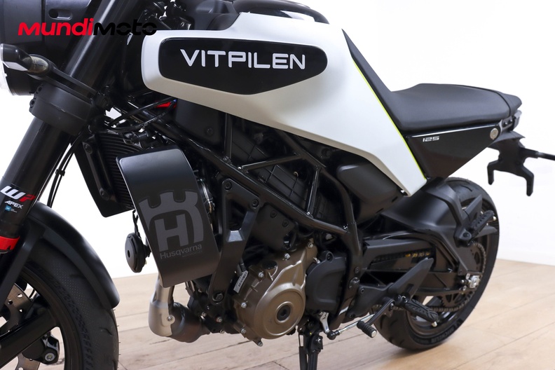 Motorbike image 9
