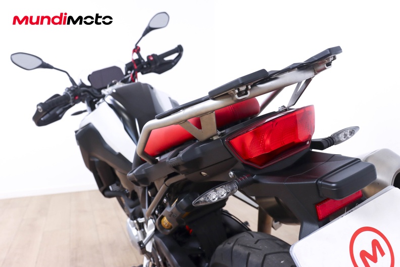Motorbike image 9