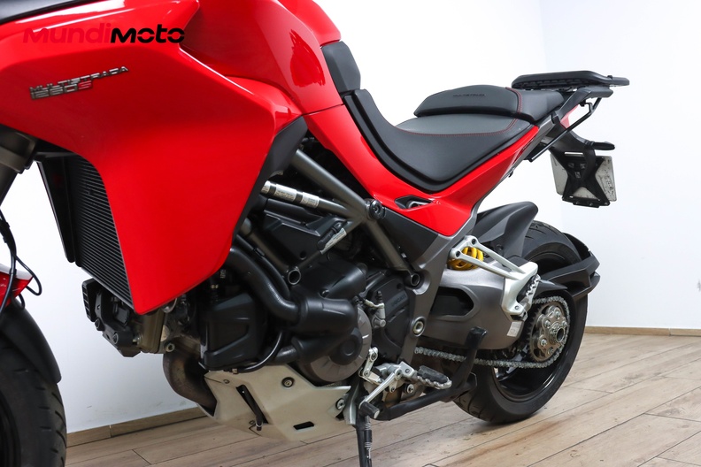 https://assets.mundimoto.com/images/27a97672-7331-426c-a8df-3e29ecdf8dfc/LEFT_FRONT_DETAIL-0_medium.jpg