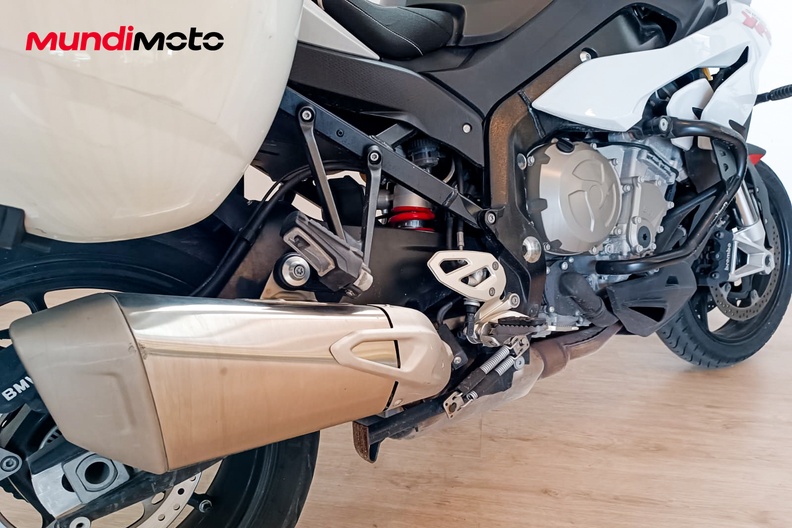 Motorbike image 9