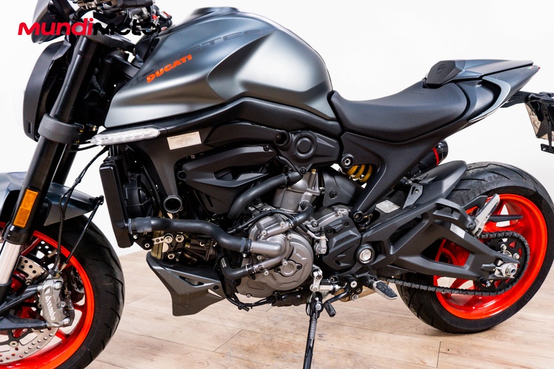 Motorbike image 9