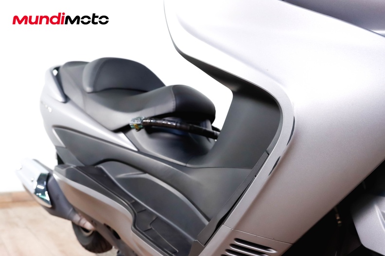 Motorbike image 12