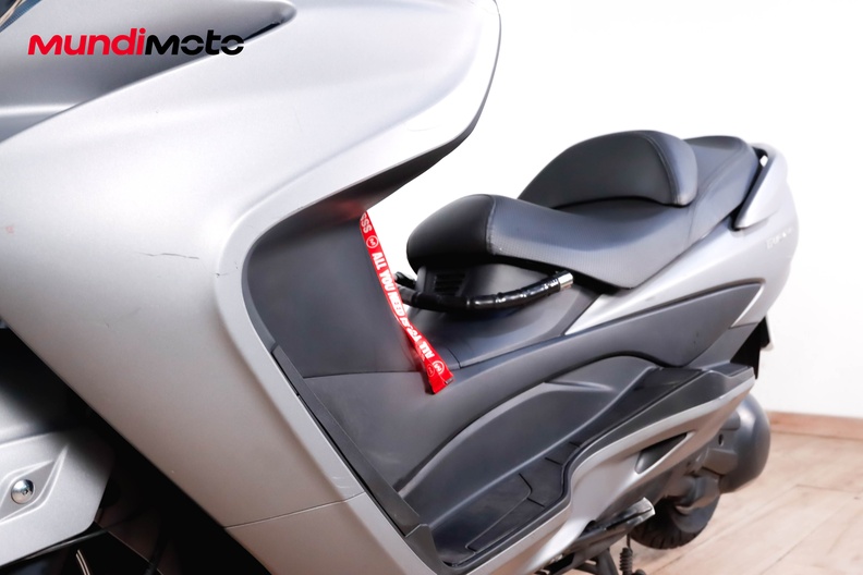 Motorbike image 8