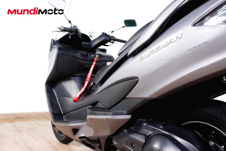 Motorbike image 9