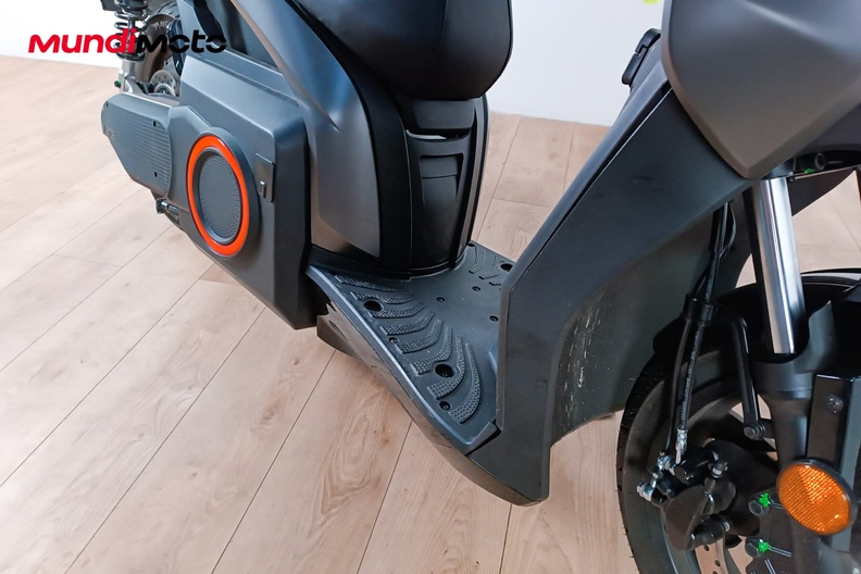 Motorbike image 4