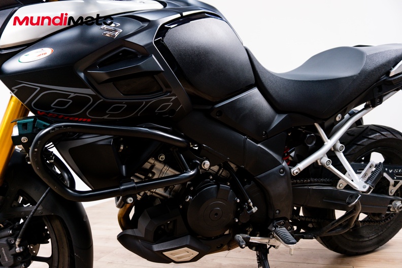 Motorbike image 9