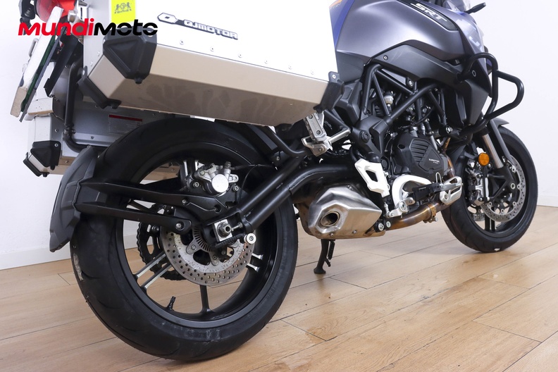 Motorbike image 3