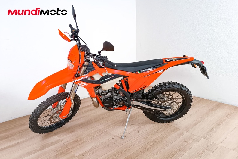 Motorbike image 5