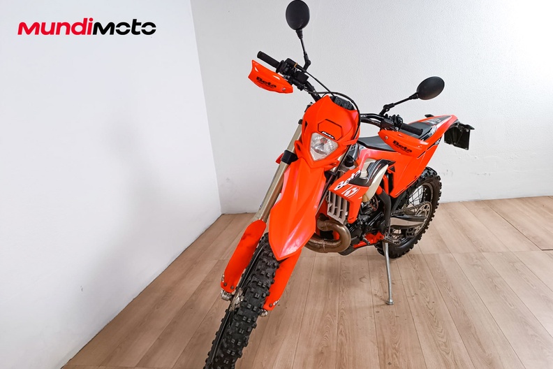 Motorbike image 6