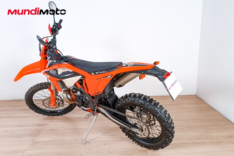 Motorbike image 7