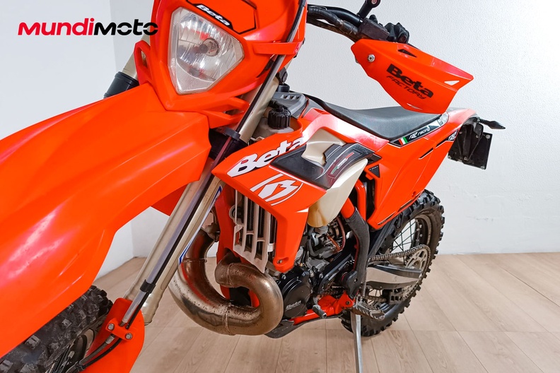 Motorbike image 9