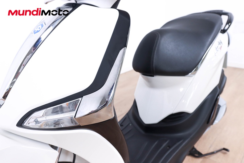 Motorbike image 8