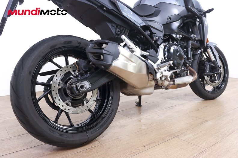 Motorbike image 3