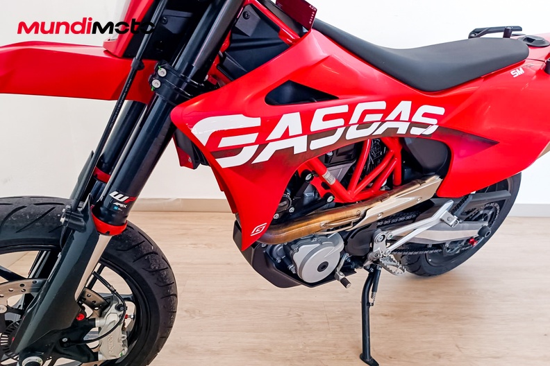 Motorbike image 9