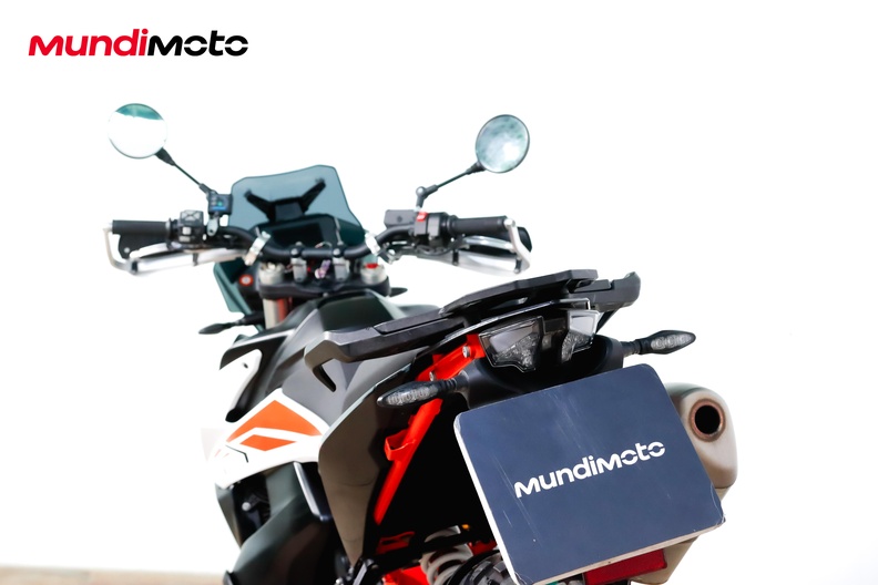 Motorbike image 9
