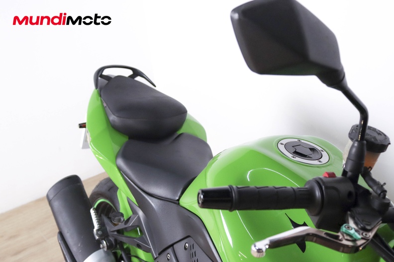 Motorbike image 9