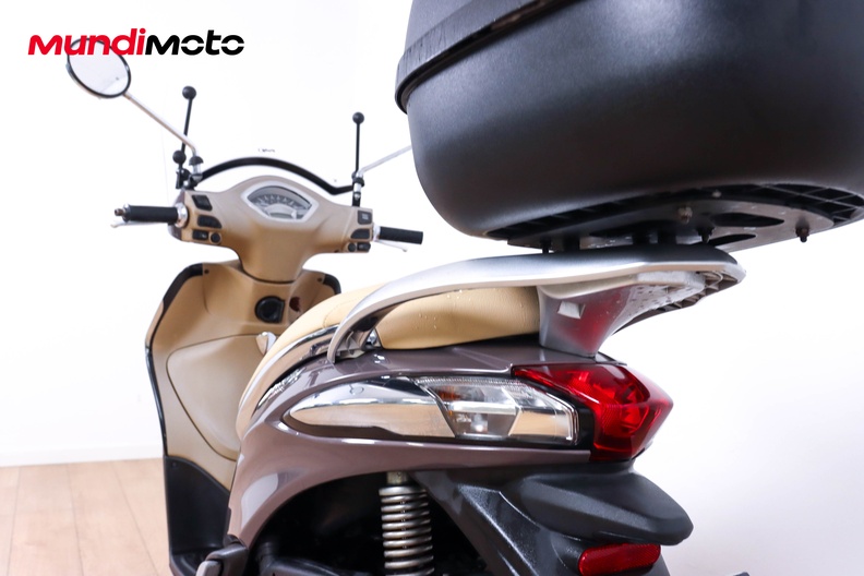 Motorbike image 9