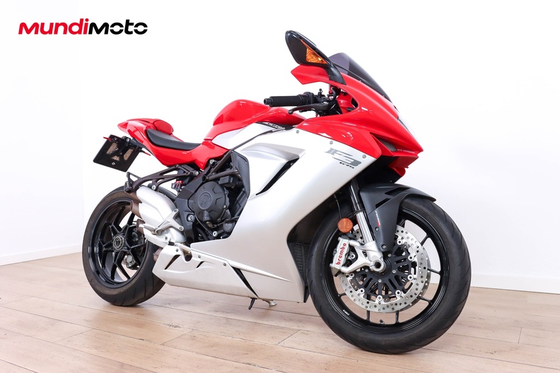 https://assets.mundimoto.com/images/2b17c6ad-c082-4e6f-8ce4-5e93a1bcbb14/RIGHT_FRONT-0_medium.jpg