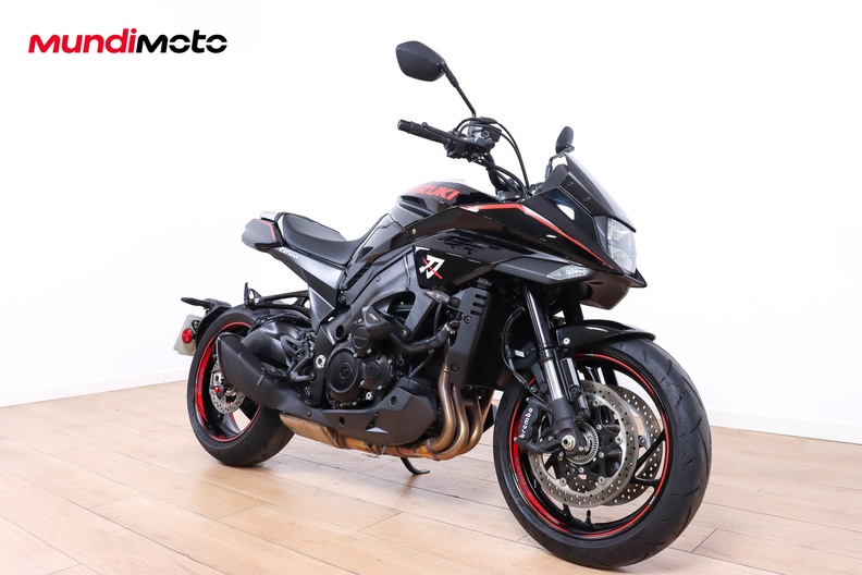 https://assets.mundimoto.com/images/2b95ba31-e3f9-46f5-b4ad-1812ffc52ab2/RIGHT_FRONT-0_medium.jpg