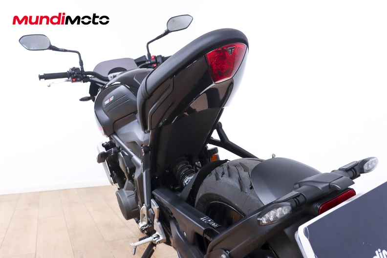 Motorbike image 9
