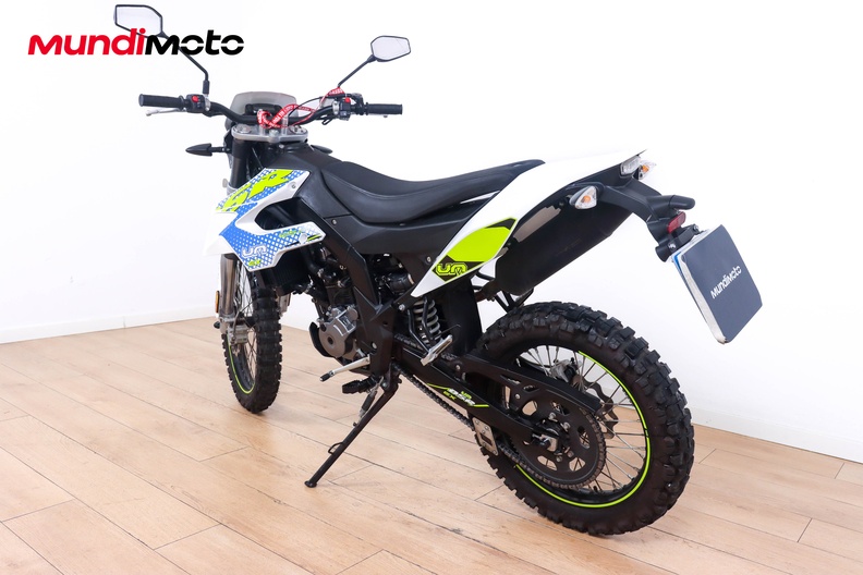 Motorbike image 6