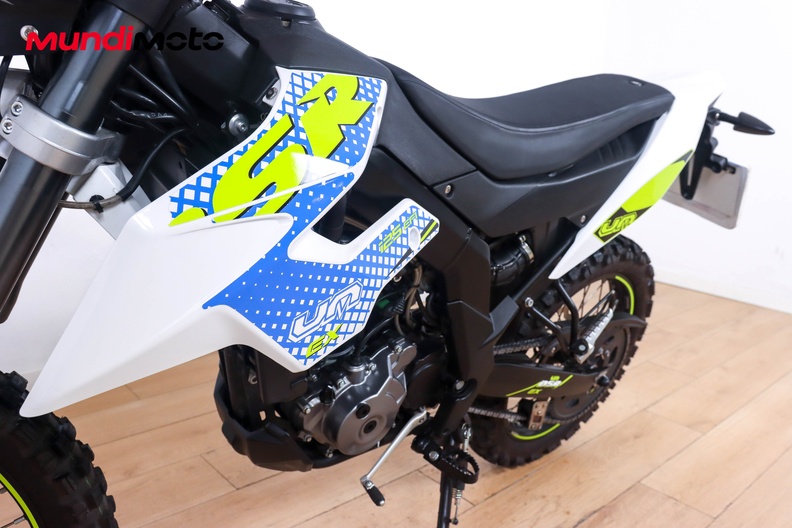 Motorbike image 8
