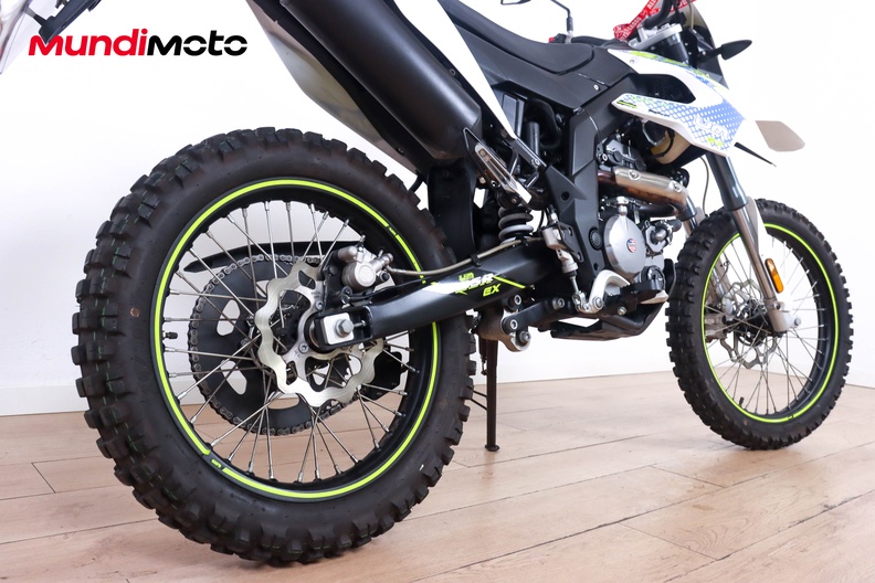 Motorbike image 3