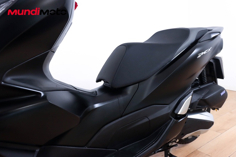 Motorbike image 8