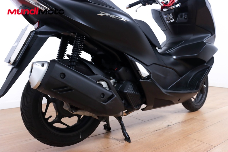 Motorbike image 3