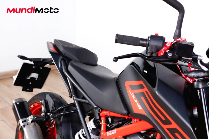 Motorbike image 12