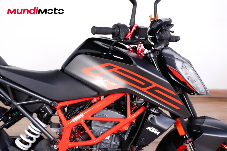Motorbike image 13
