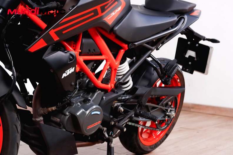 Motorbike image 8