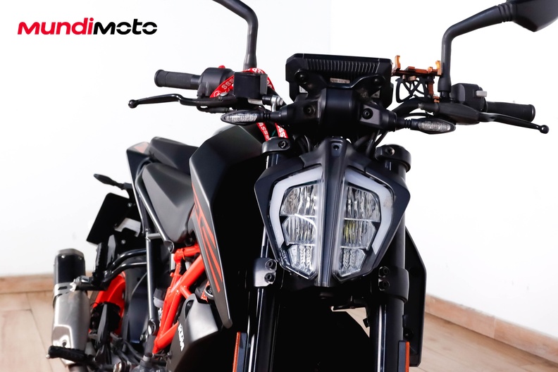 Motorbike image 4