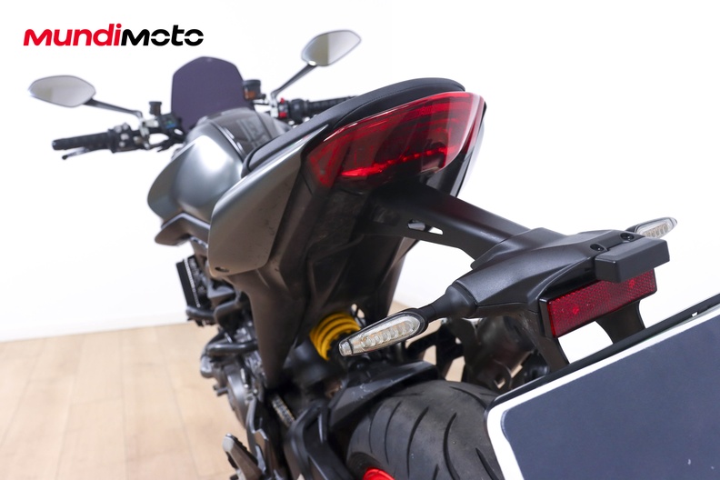 Motorbike image 9