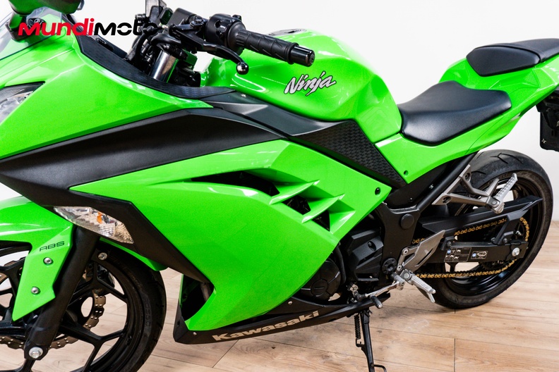Motorbike image 9