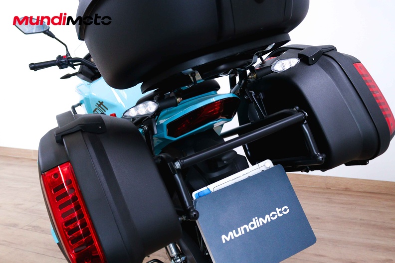 Motorbike image 9