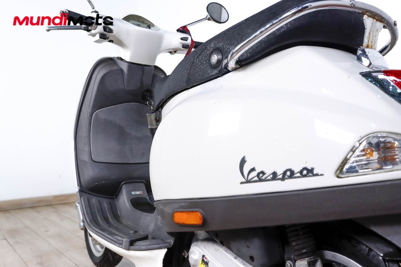 Motorbike image 9