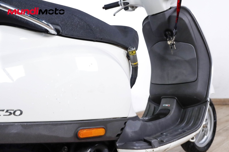 Motorbike image 3