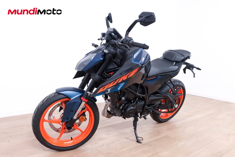 Motorbike image 6