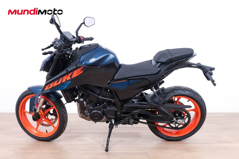 Motorbike image 5