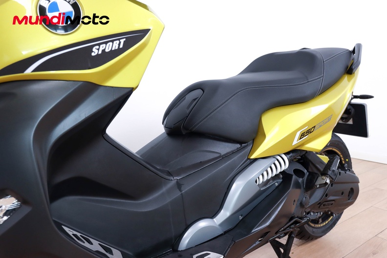 Motorbike image 8