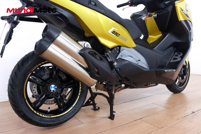 Motorbike image 3