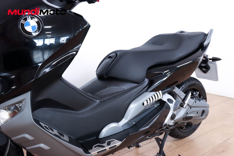 Motorbike image 8