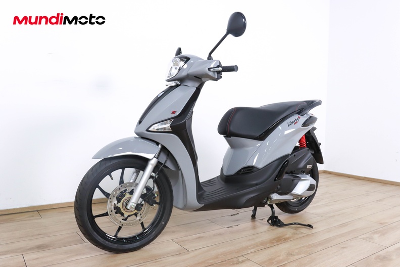 https://assets.mundimoto.com/images/2f072e46-35a6-4bd6-bb30-b5e5718ce7d3/LEFT_FRONT-0_medium.jpg